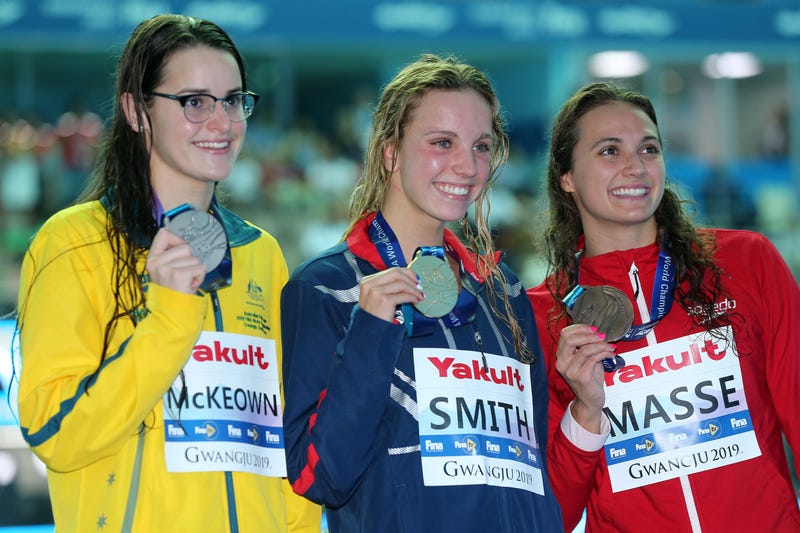 Regan Smith and her gold medal