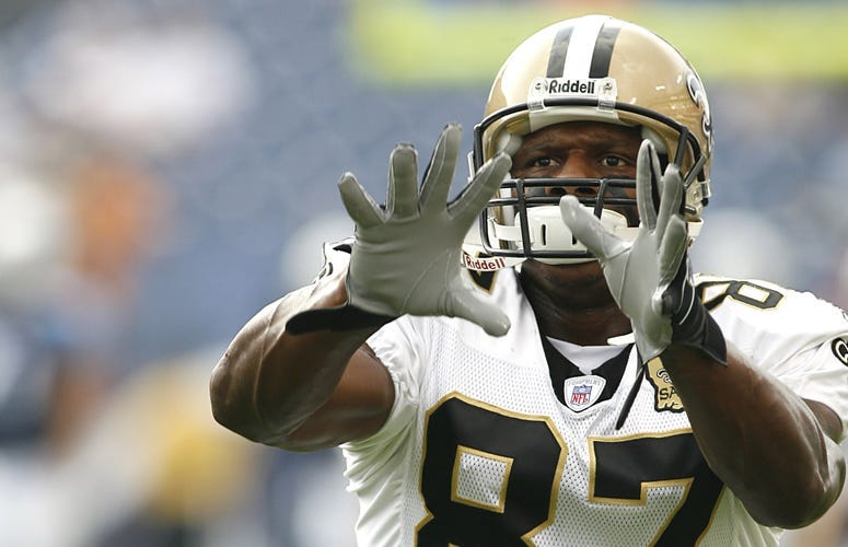 Joe Horn warms up before a game with the New Orleans Saints