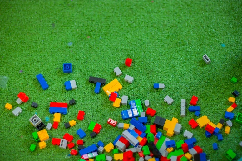 LEGO, Bricks, Green Ground, Messy