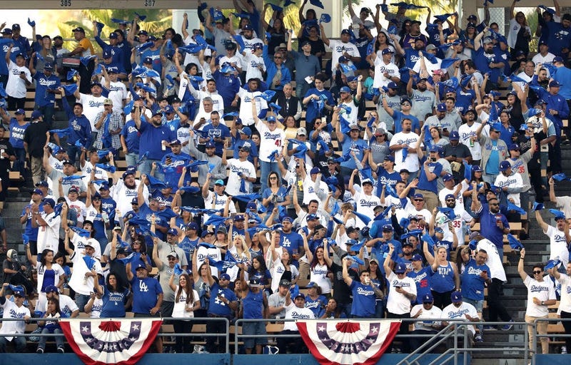 Grumpy Dodgers fan does not like rally towels