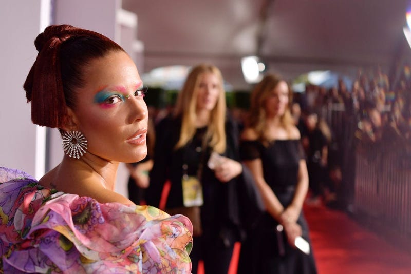 Halsey at the 2019 AMAs