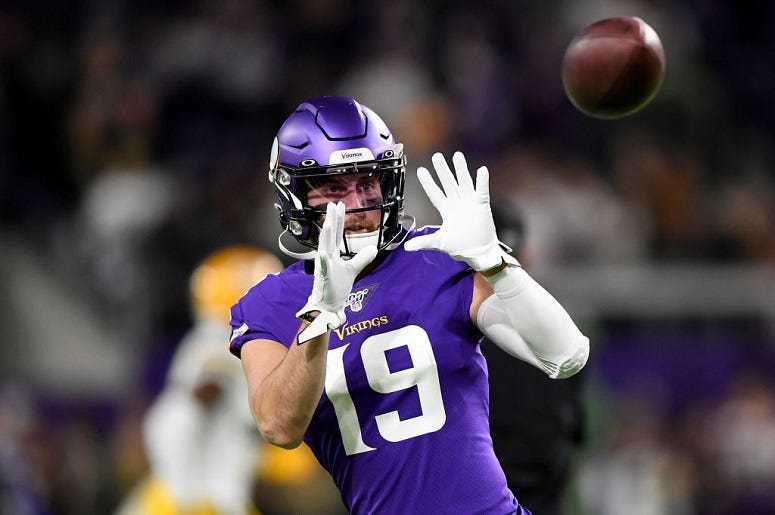 Wide receiver Adam Thielen #19 of the Minnesota Vikings warms up