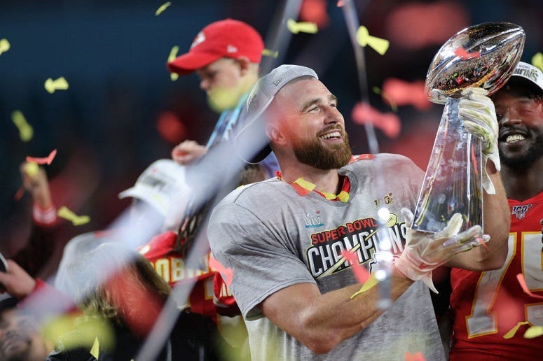 AP source: Chiefs, Kelce agree to 4-year, $57.25M extension