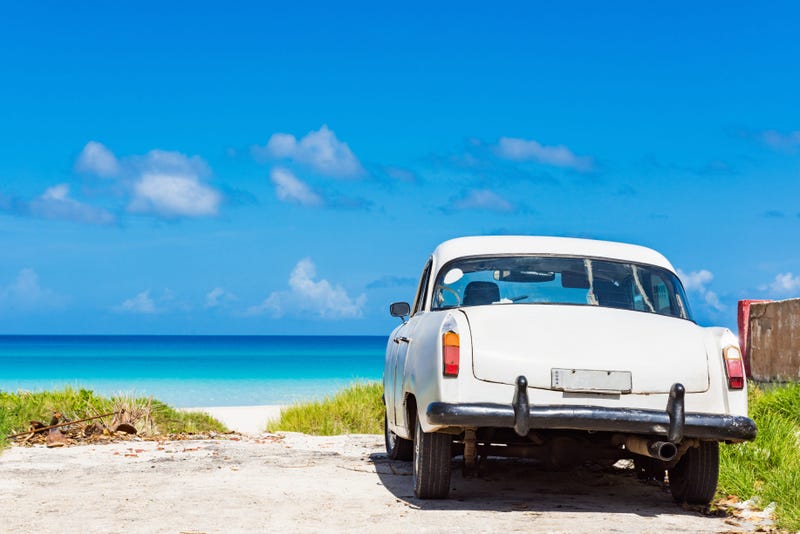ClassicCarOnBeach