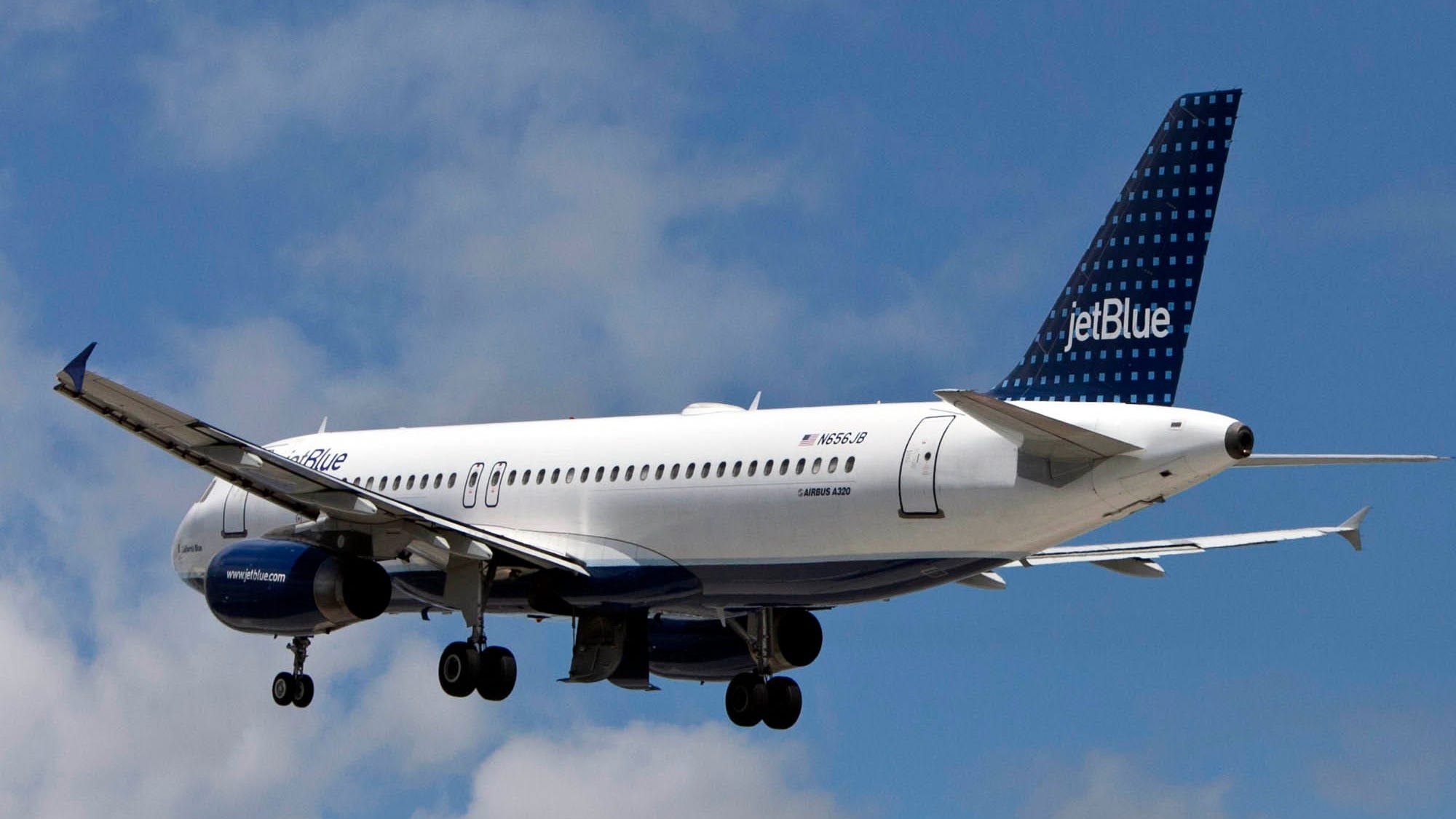 All Passengers Forced Off Flight After Girl, 2, Won't Wear Mask