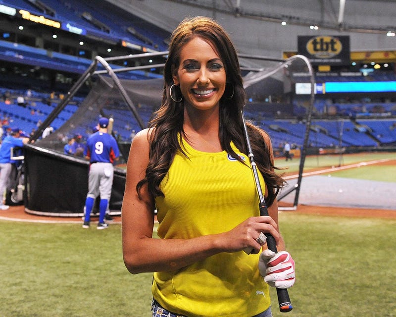 Holly Sonders, Thong