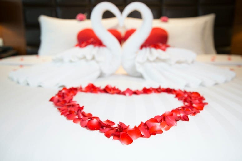 Bed, Romantic, Heart, Flowers, Valentine's Day