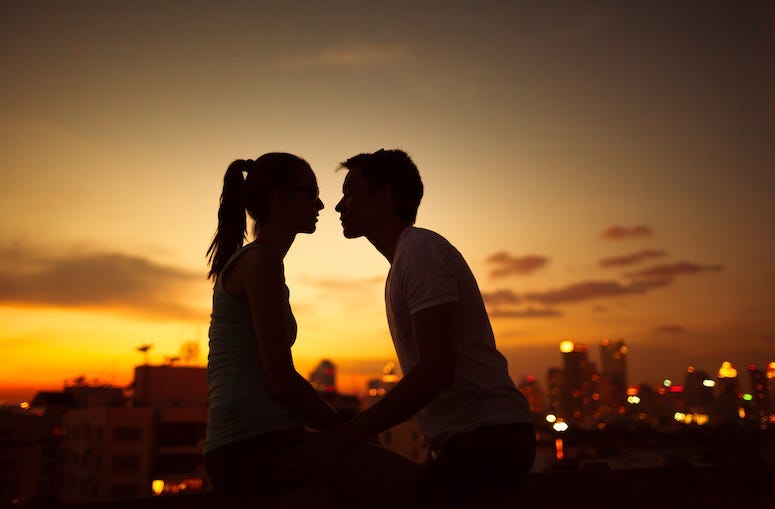 Man, Woman, Couple, Romantic, Skyline, Kissing, Silhouette