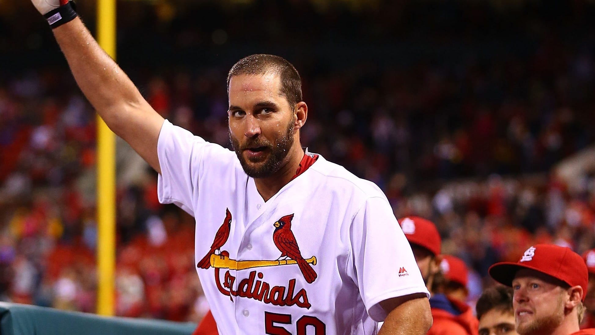 Adam Wainwright fires back at Twitter hater who says he can't hit