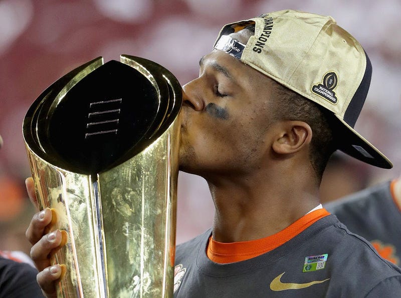 Deshaun-Watson-2017-National-title-game-GettyImages-631426912.jpg
