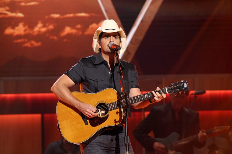 BRAD PAISLEY