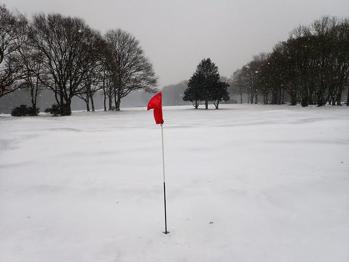 golf in the snow