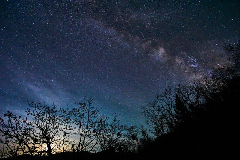 Milky Way with Lyrids Meteor Shower