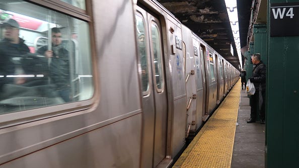 Man beaten, robbed by trio at gunpoint inside Manhattan subway station: NYPD