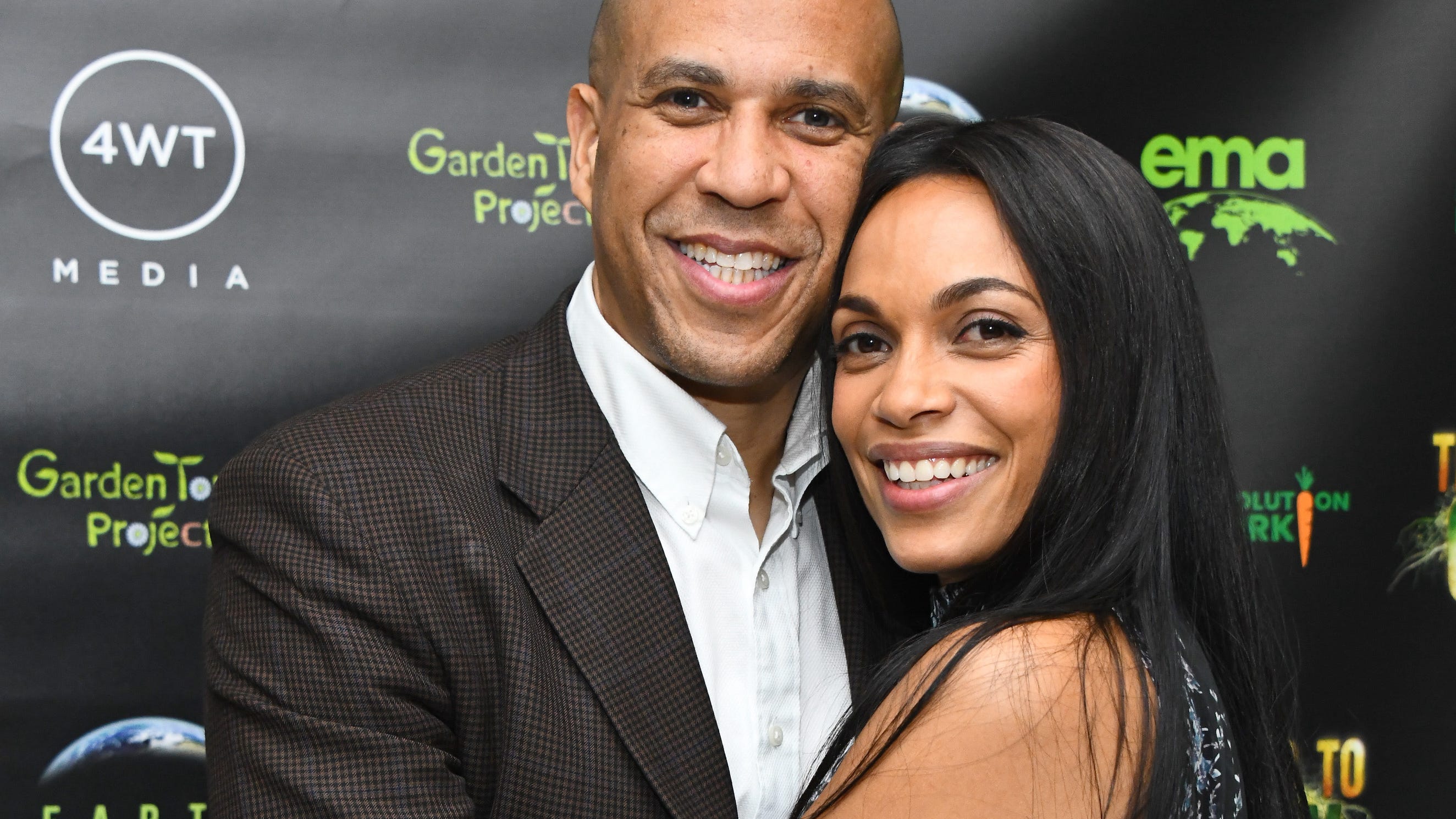 IT'S OVER! Cory Booker, Rosario Dawson split after 2 years: report