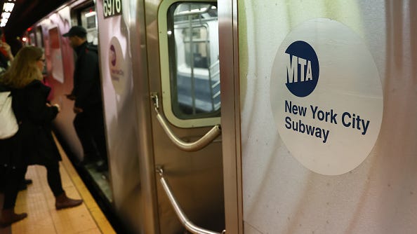Man fatally struck on tracks of Manhattan subway station: police