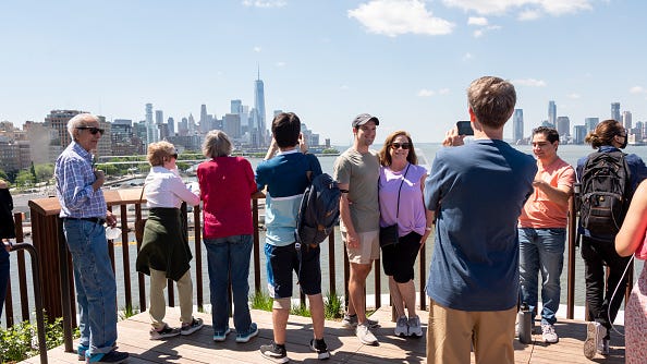 De Blasio: NYC aims for 80% hotel occupancy this summer as tourism returns