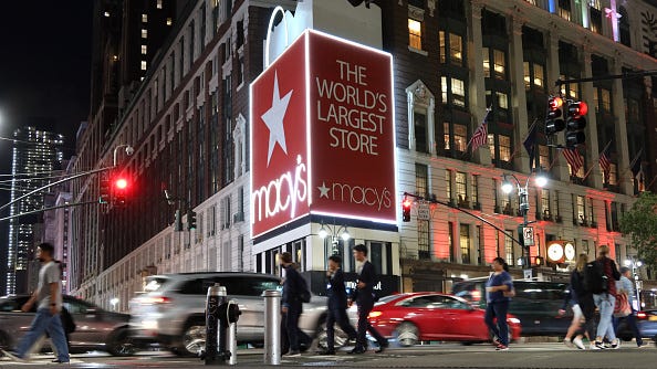 Macy's raising minimum wage to $15 an hour in 2022