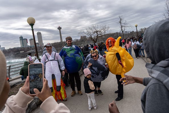 New Yorkers gather to watch the eclipse