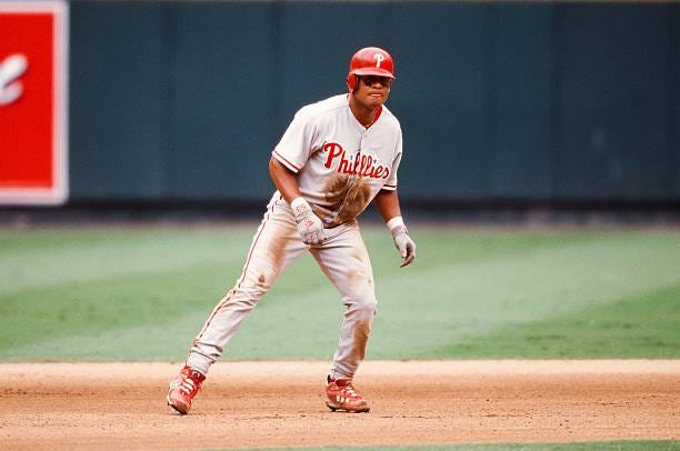 August 20, 2000: Bobby Abreu of the Philadelphia Phillies running the bases vs. the St. Louis Cardinals.