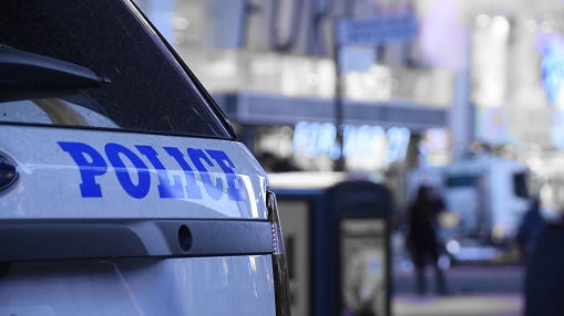 Man waiting for MTA bus struck by stray bullet in Harlem, boy, 17, in custody