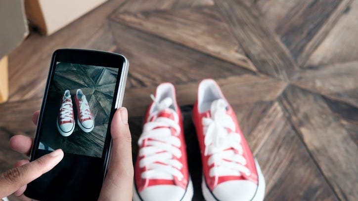 Sneaker Photo Shows You Which Side of Your Brain Dominates