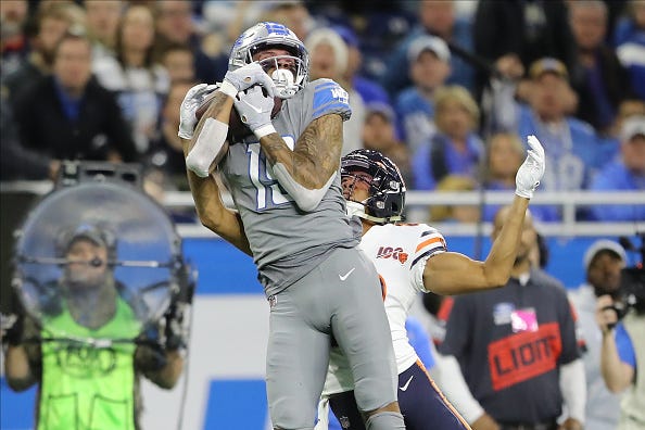 Kenny Golladay hauls in a TD pass for the Lions. 