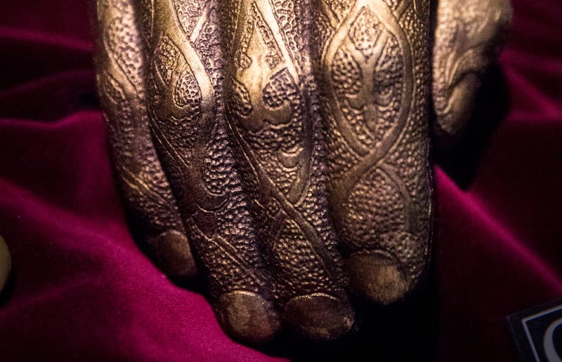 Jaime_Lannister_gold_hand