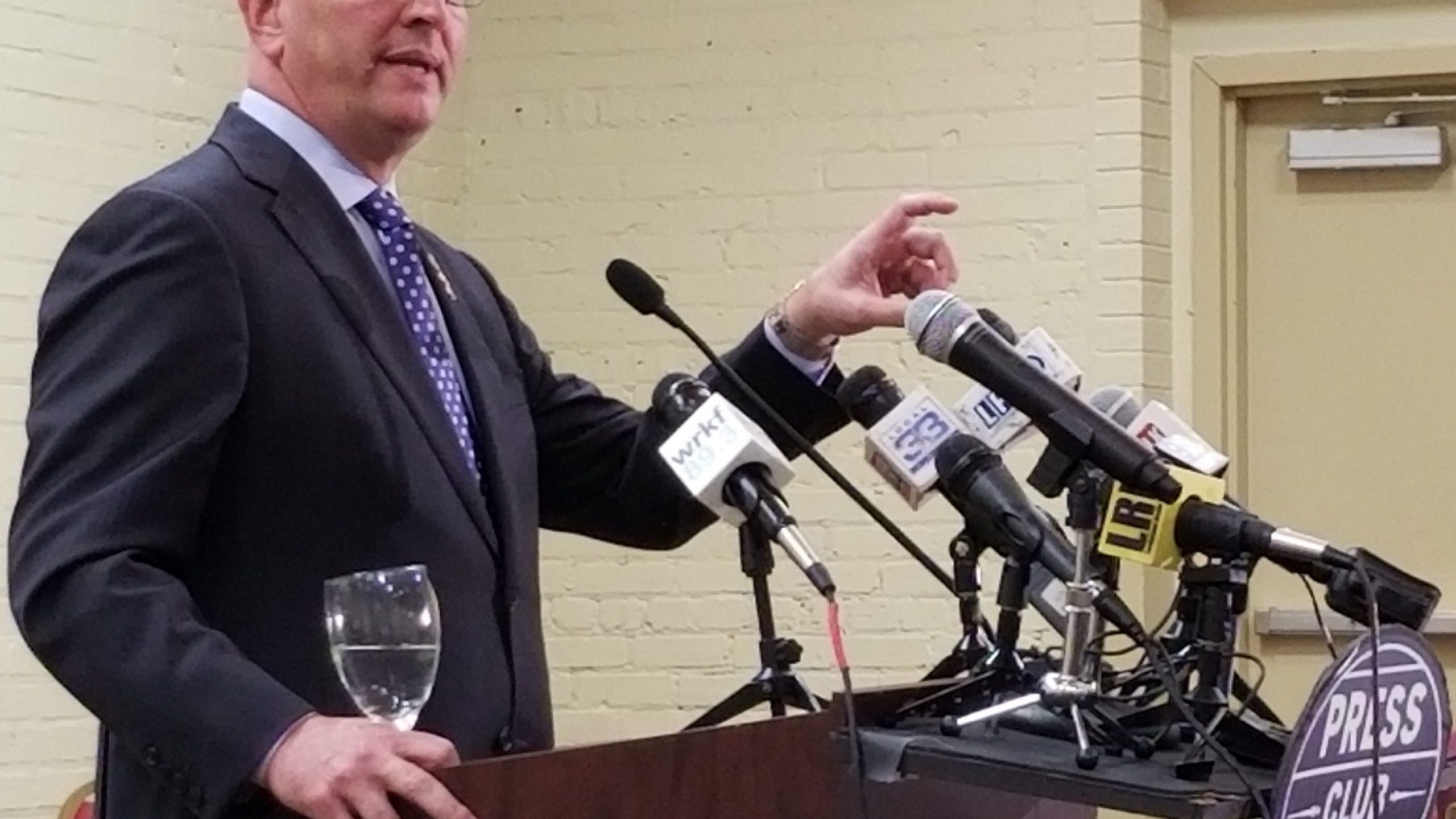 Governor Edwards ends bill signing period with 28 vetoes