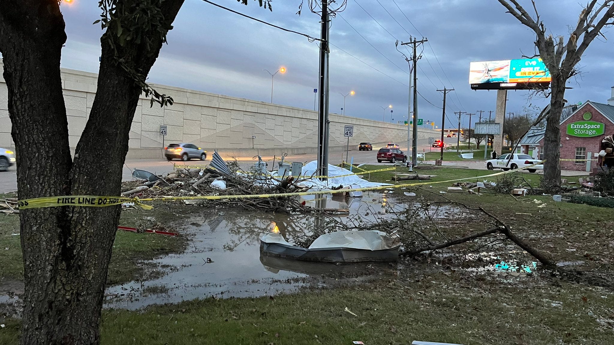Businesses begin cleaning up in Grapevine after Tuesday's tornado