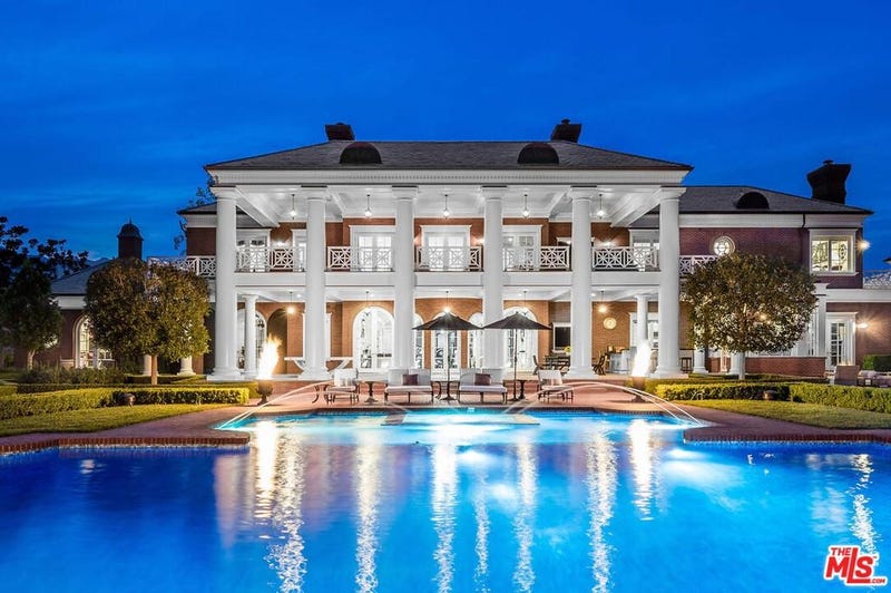 View of Wayne Gretzky's mansion