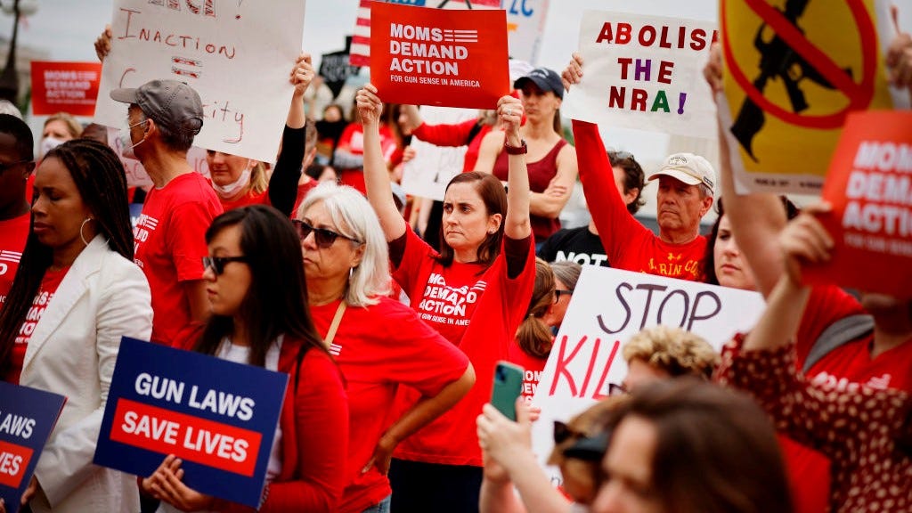 Americans want stricter gun laws: poll