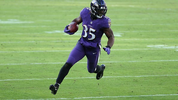 Ravens fear torn ACLs for RB Gus Edwards, CB Marcus Peters; Le'Veon Bell up next?