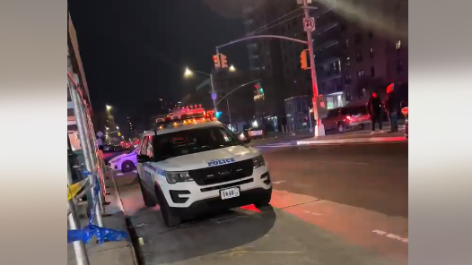 Teen boy, 15, shot on Harlem street, 2 suspects sought