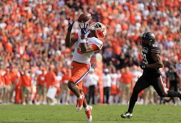 Tee Higgins hauls in a deep ball for Clemson.