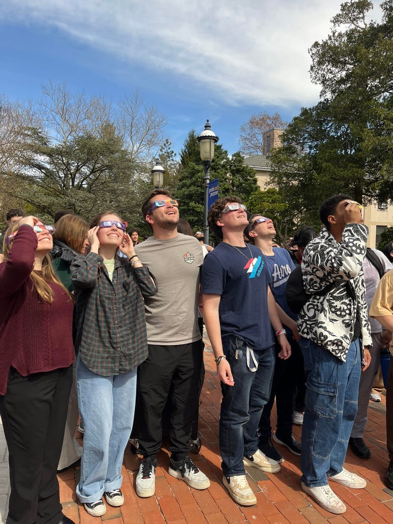 New Yorkers gather to watch the eclipse