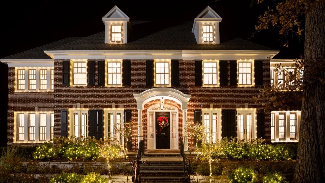 How to book the 'Home Alone' house on Airbnb this December