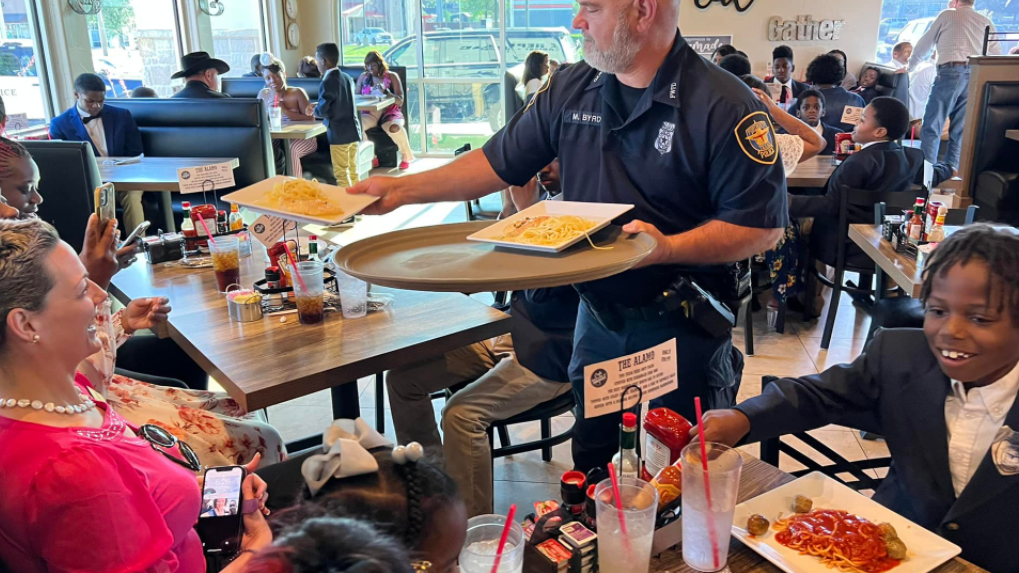 Police help Fort Worth non-profit host at-risk boys and their moms for Mother's Day dinner