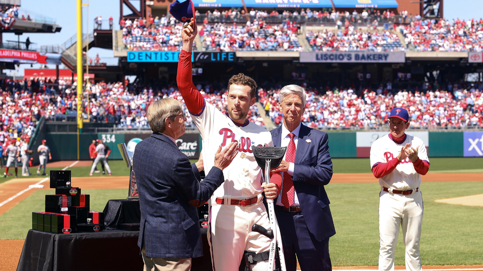 Rhys Hoskins hopes to return from ACL injury in time for another deep postseason run