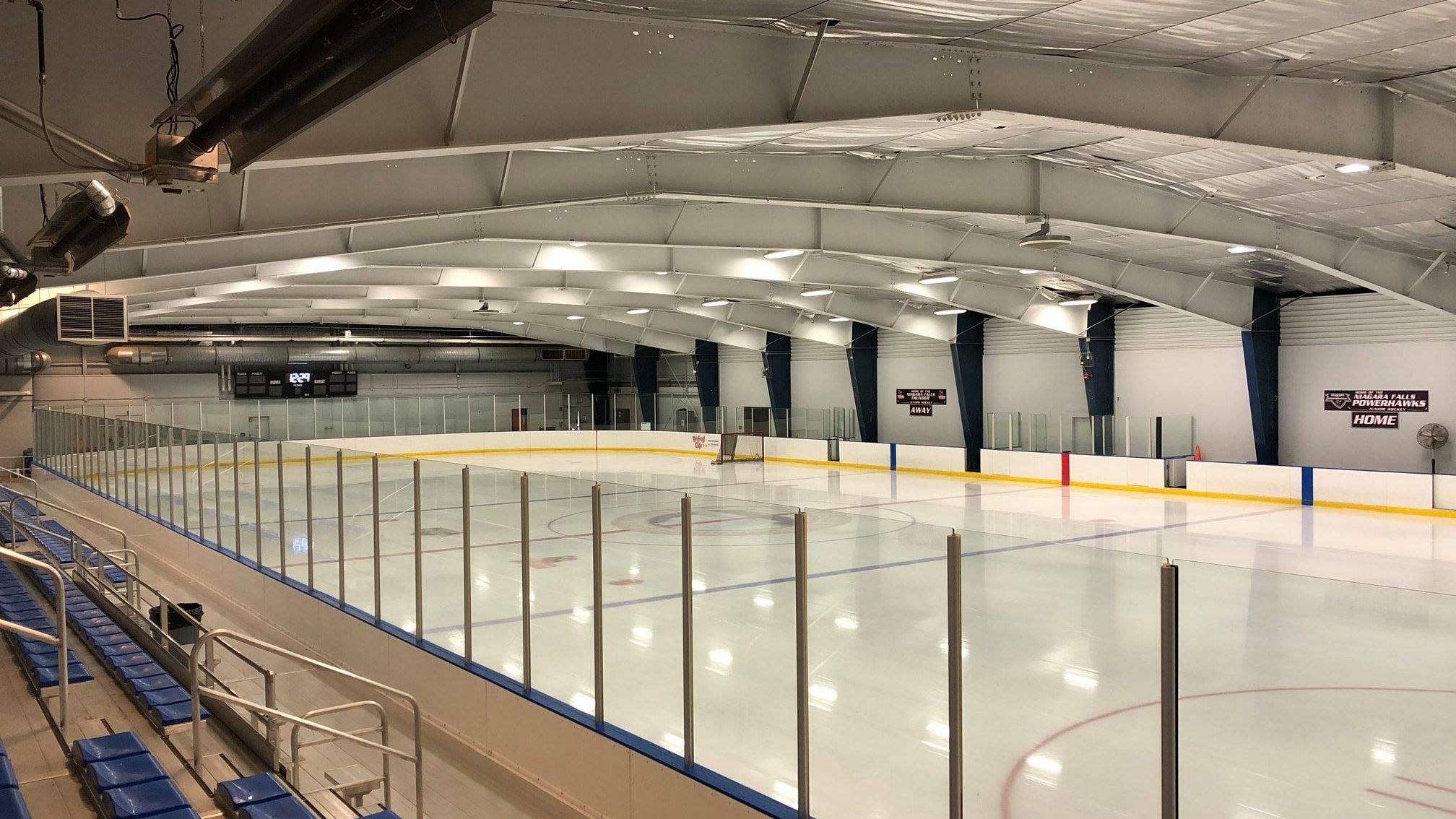 Hockey players briefly iced out at Hyde Park Ice Pavilion