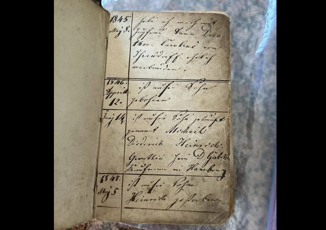 A Bible with an inscription of some family history written in German