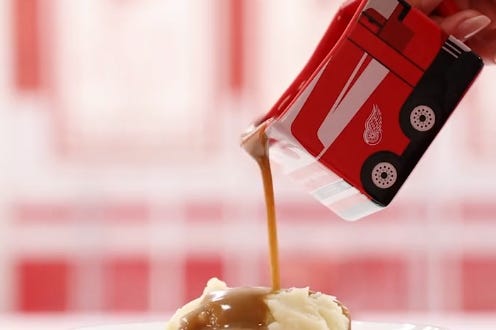 Thousands of lucky hockey fans attending next week's Red Wings game are in for quite a pre-Thanksgiving treat.