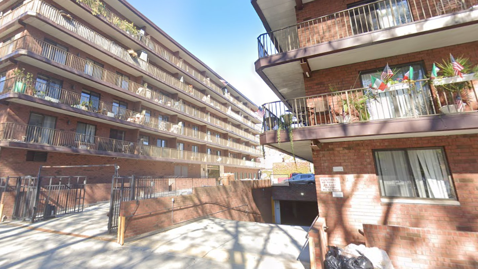 Retired cop shoots at man after fight in Brooklyn parking garage