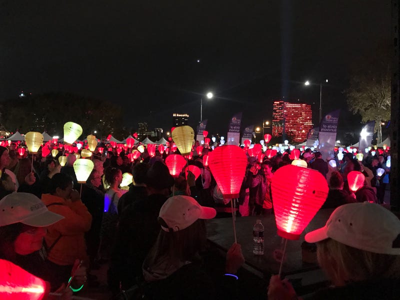 Hundreds of people gathered on the Ben Franklin Parkway for the Leukemia & Lymphoma Society's "Light the Night" event.