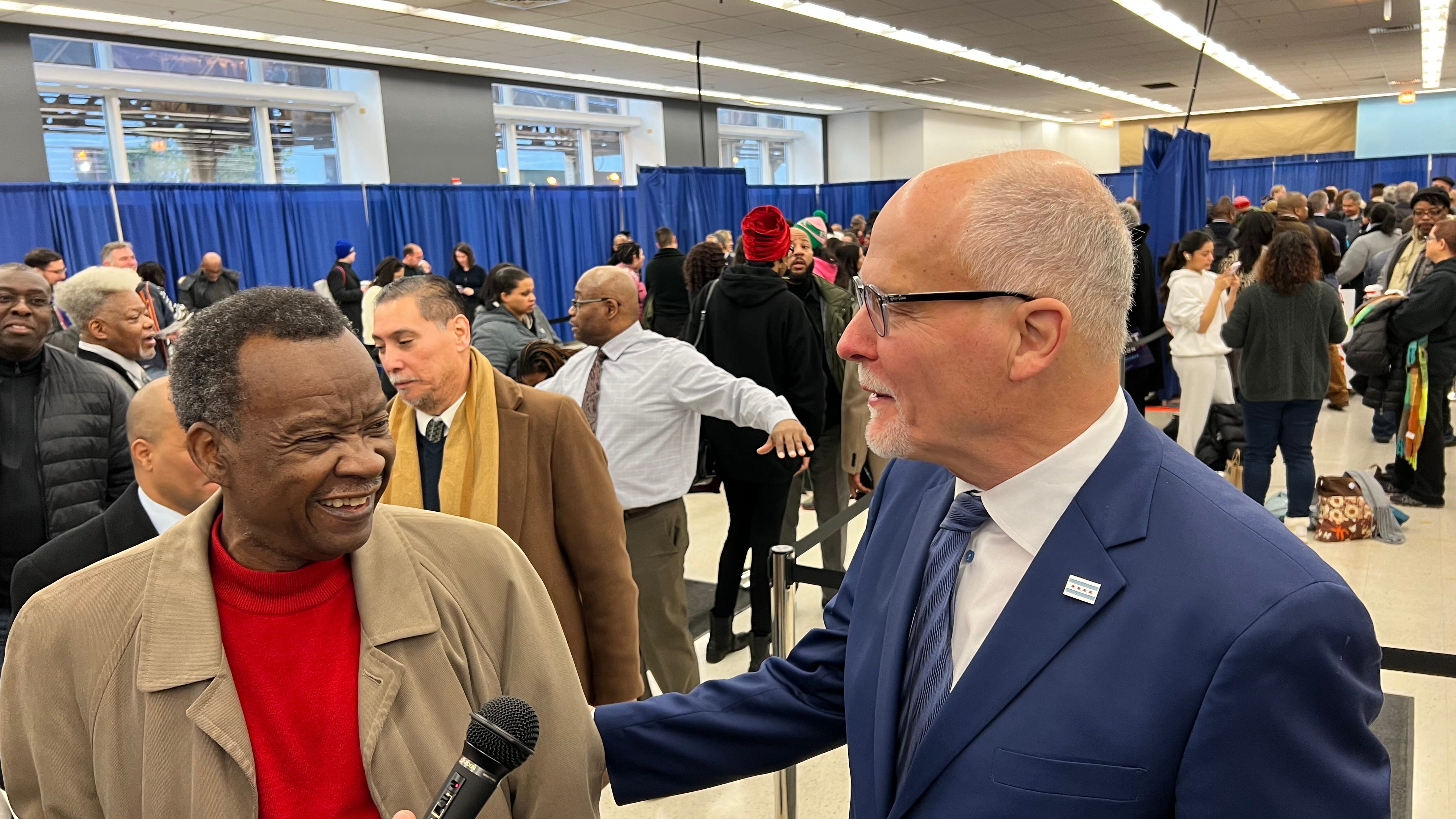 It's official: Chicago mayoral candidates begin filing nominating petitions