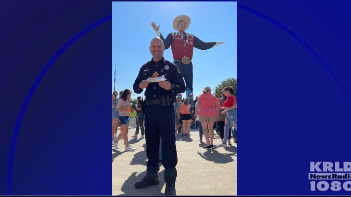 Big Tex welcomes Dallas Police Chief to State Fair