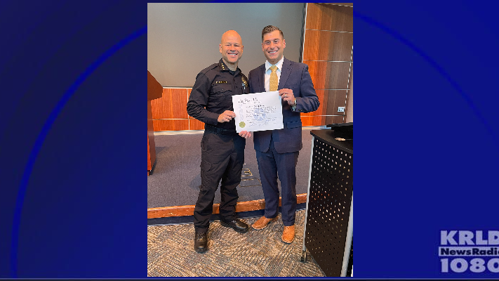 Dallas Police detective honored for life-saving actions after lawyer suffered heart attack mid-trial