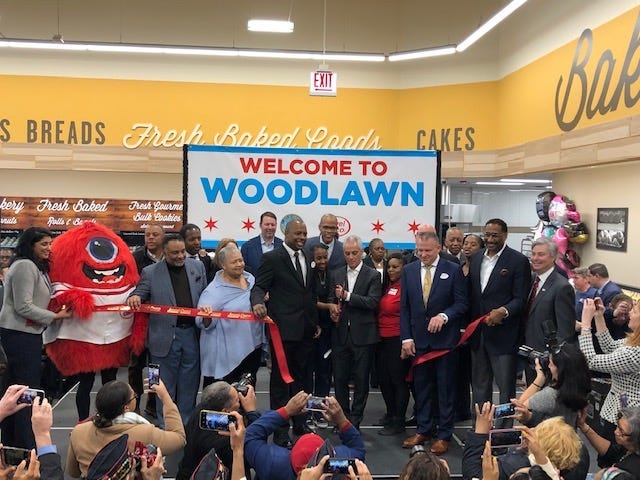 Mayor Emanuel cuts ribbon at grand opening of Jewel in Woodlawn