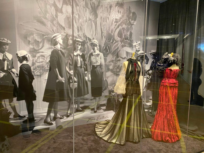 Dayton's storefront window display 