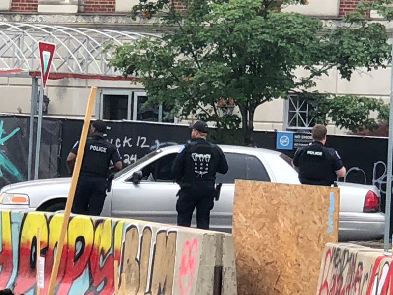 Area near Robert E. Lee Monument searched